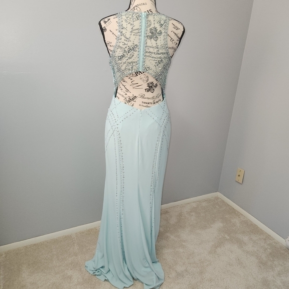 Cachet NWT Glamorous Jeweled Jersey Gown with Cutouts Color Mint Size 2 - Picture 6 of 15